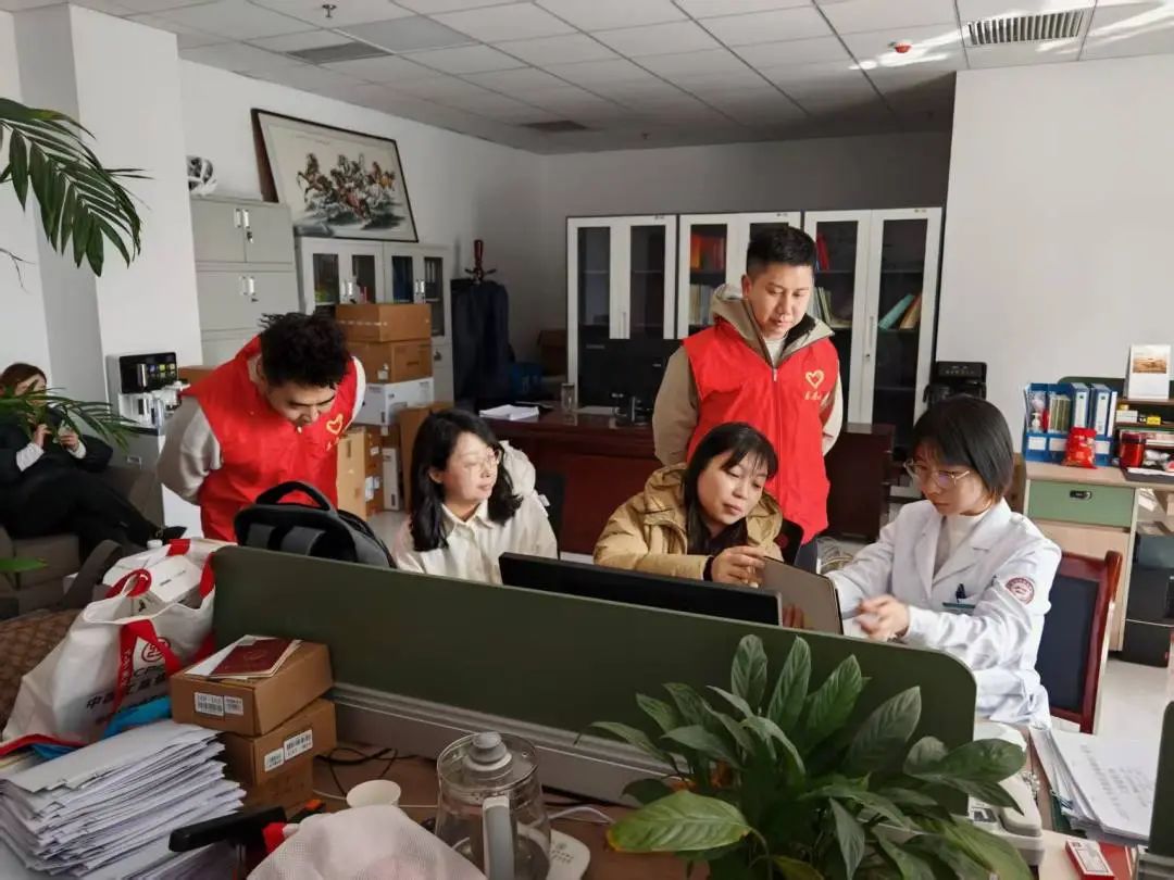 榆阳区:“组团”服务保民生 惠民便民暖人心 (1).jpg 榆阳区:“组团”服务保民生 惠民便民暖人心 (1).jpg