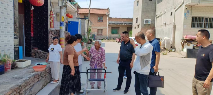 摸排听障老人生活难题，逐一建立民情台账。