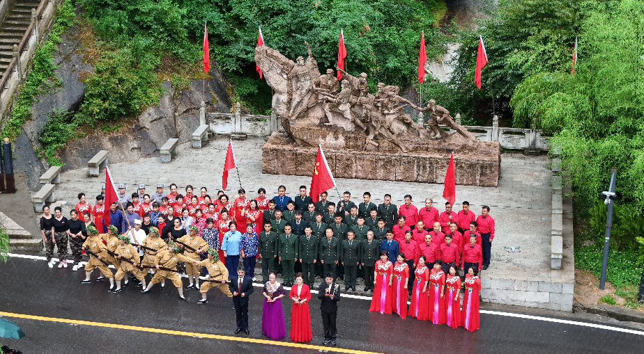 百人实景情景剧《智取华山》（本文图片由华阴市融媒体中心提供）